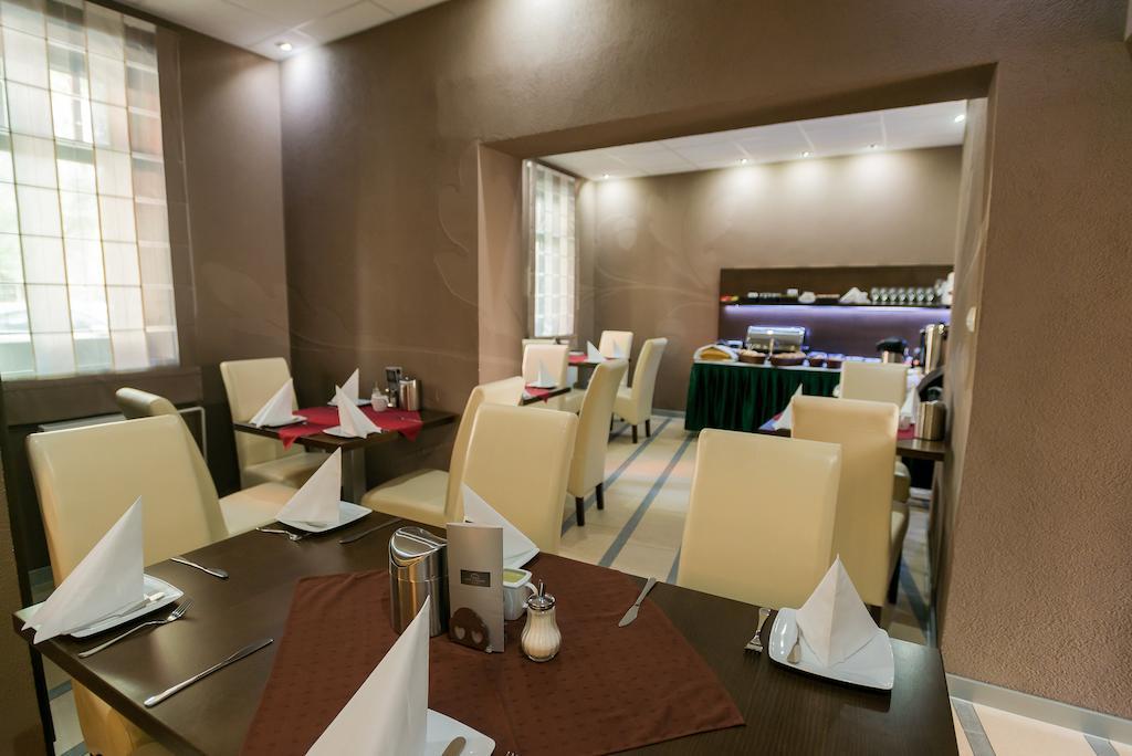 Hotel Fuerdohaz Nyíregyháza Zewnętrze zdjęcie