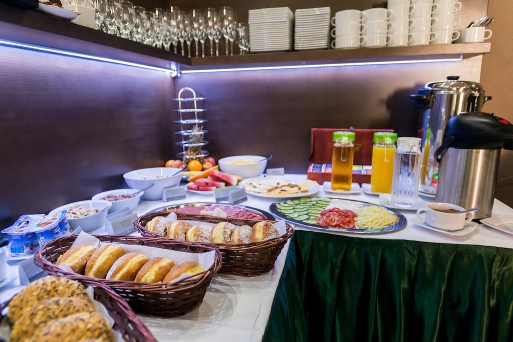 Hotel Fuerdohaz Nyíregyháza Zewnętrze zdjęcie