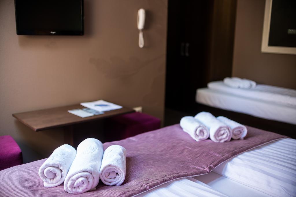 Hotel Fuerdohaz Nyíregyháza Pokój zdjęcie