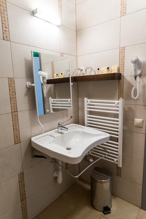 Hotel Fuerdohaz Nyíregyháza Zewnętrze zdjęcie