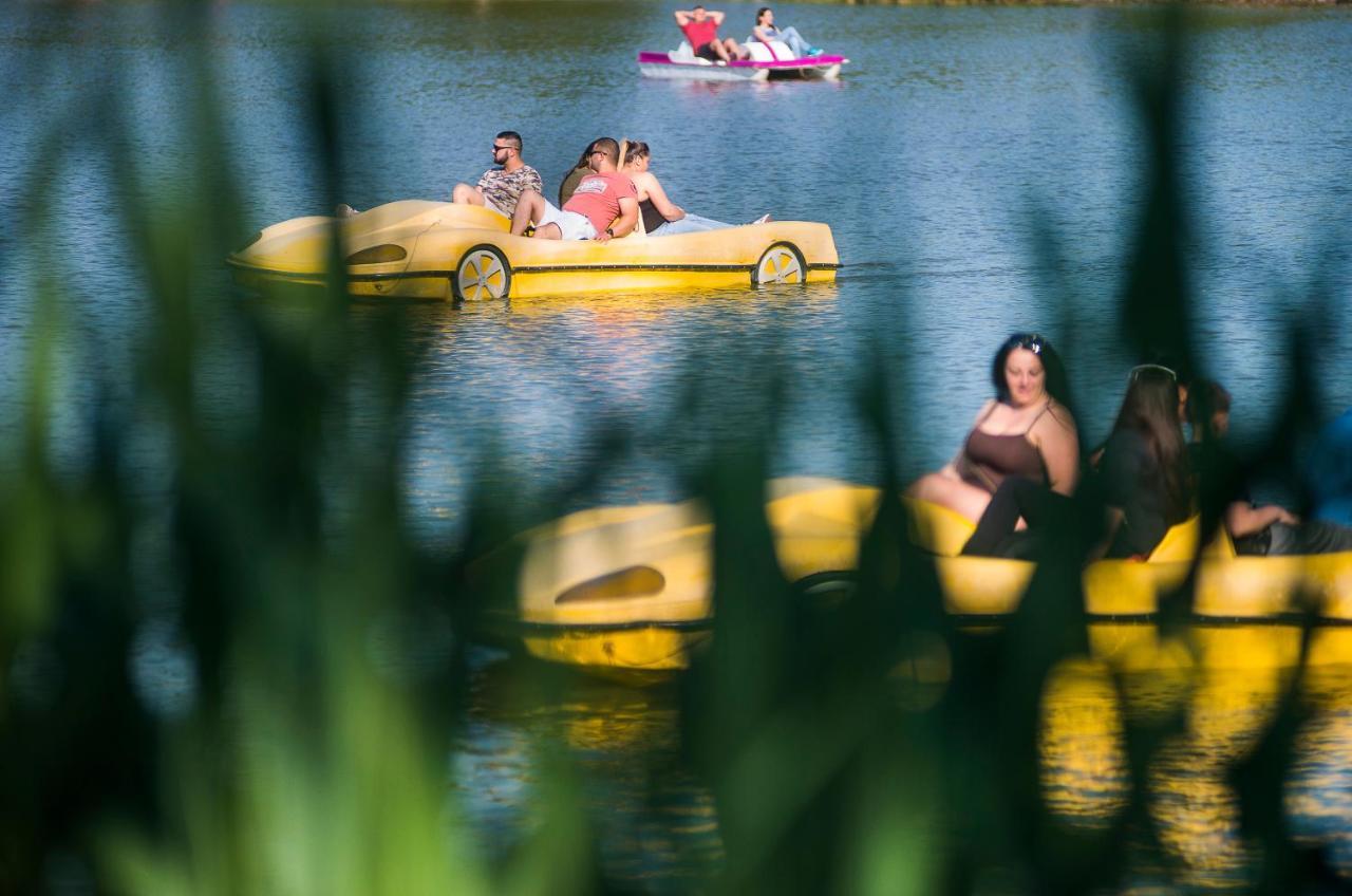 Hotel Fuerdohaz Nyíregyháza Zewnętrze zdjęcie
